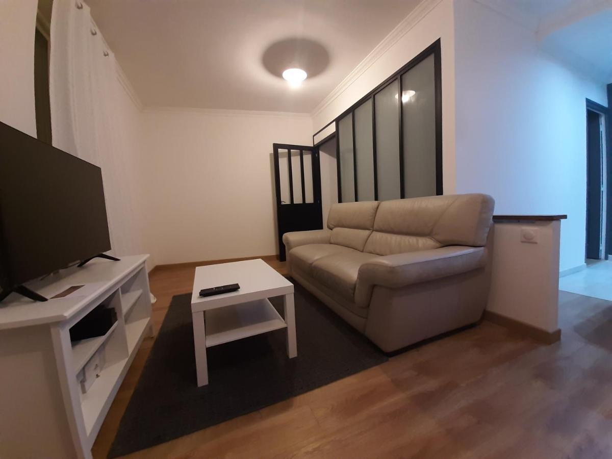 2 Pieces, Proche Rer, Bus Et Chateau Apartment